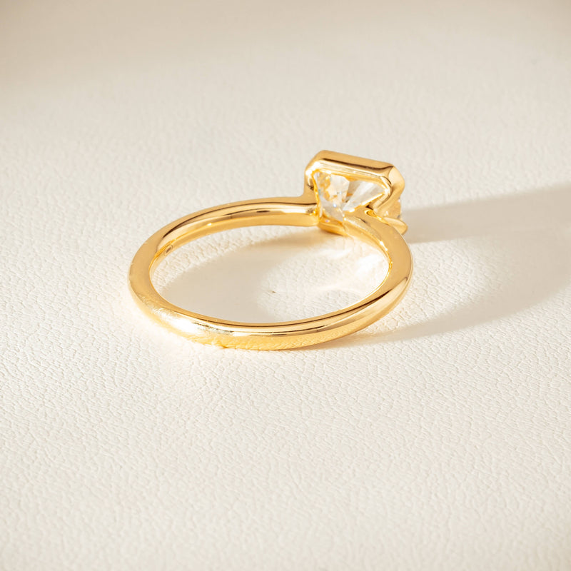 18ct Yellow Gold 1.00ct Radiant-Cut Diamond Elle Ring - Ring - Walker & Hall