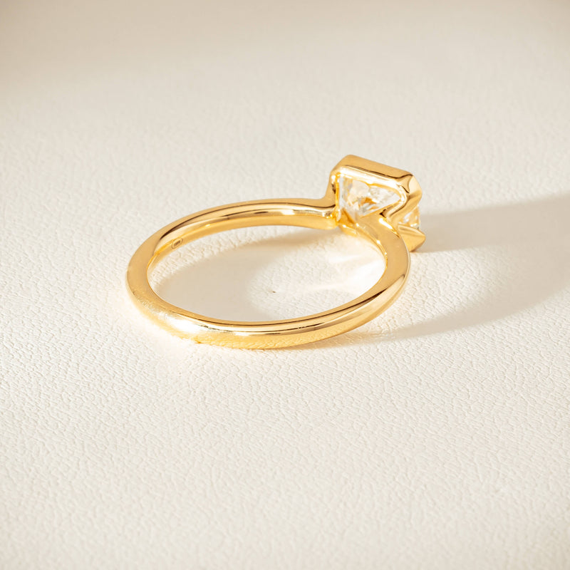 18ct Yellow Gold 1.00ct Radiant-Cut Diamond Elle Ring - Ring - Walker & Hall