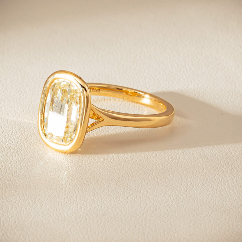 18ct Yellow Gold 3.65ct Antique-Style Cushion Diamond Ring - Ring - Walker & Hall