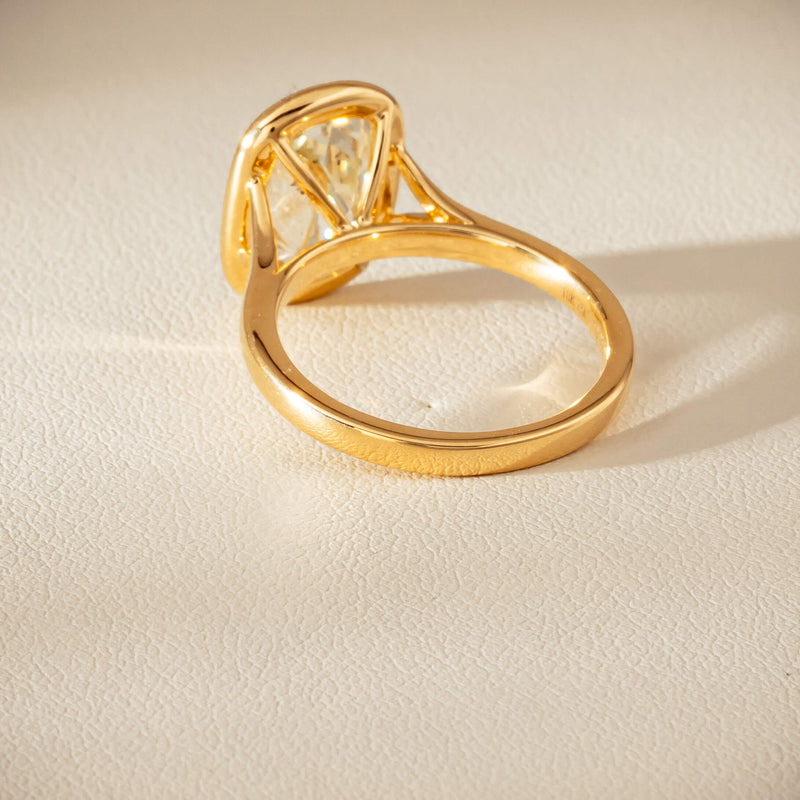 18ct Yellow Gold 3.65ct Antique-Style Cushion Diamond Ring - Ring - Walker & Hall