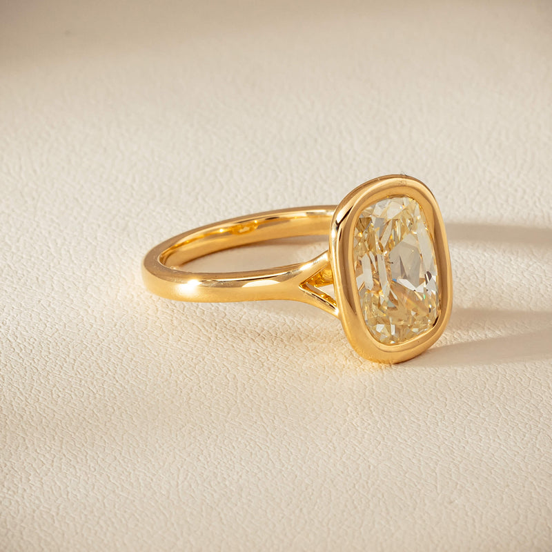 18ct Yellow Gold 3.65ct Antique-Style Cushion Diamond Ring - Ring - Walker & Hall