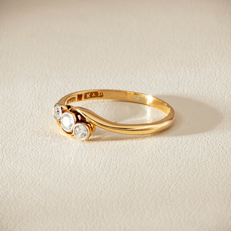 Vintage 18ct Yellow Gold .15ct Old-Cut Diamond Twist Ring