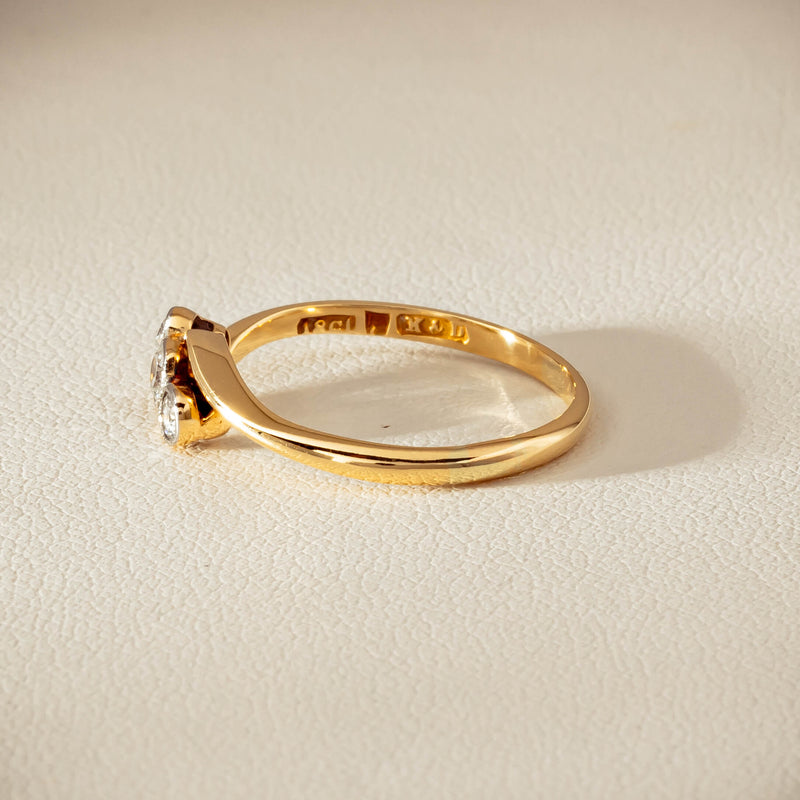 Vintage 18ct Yellow Gold .15ct Old-Cut Diamond Twist Ring