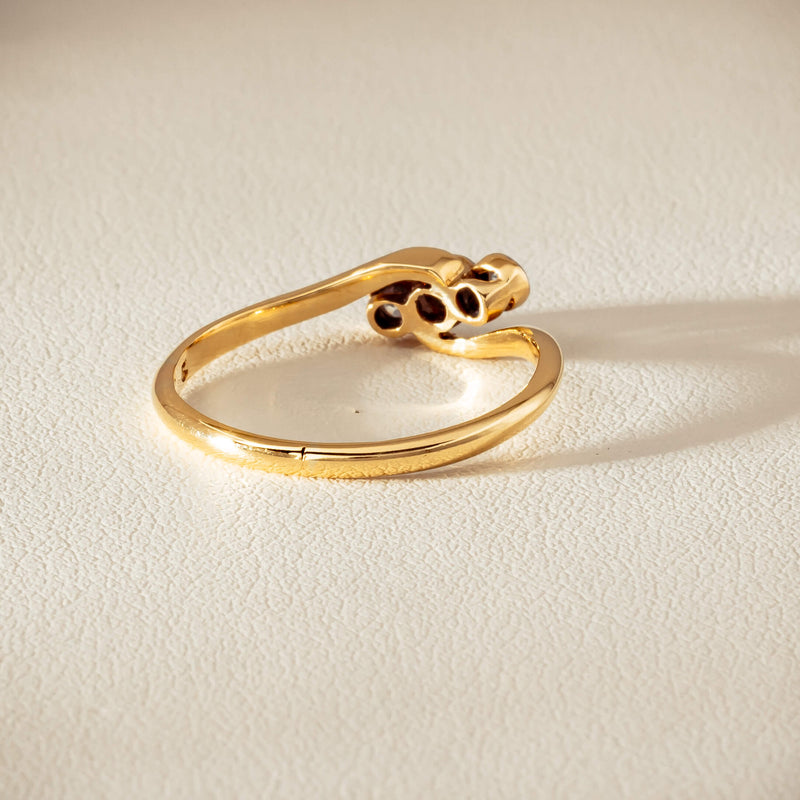 Vintage 18ct Yellow Gold .15ct Old-Cut Diamond Twist Ring