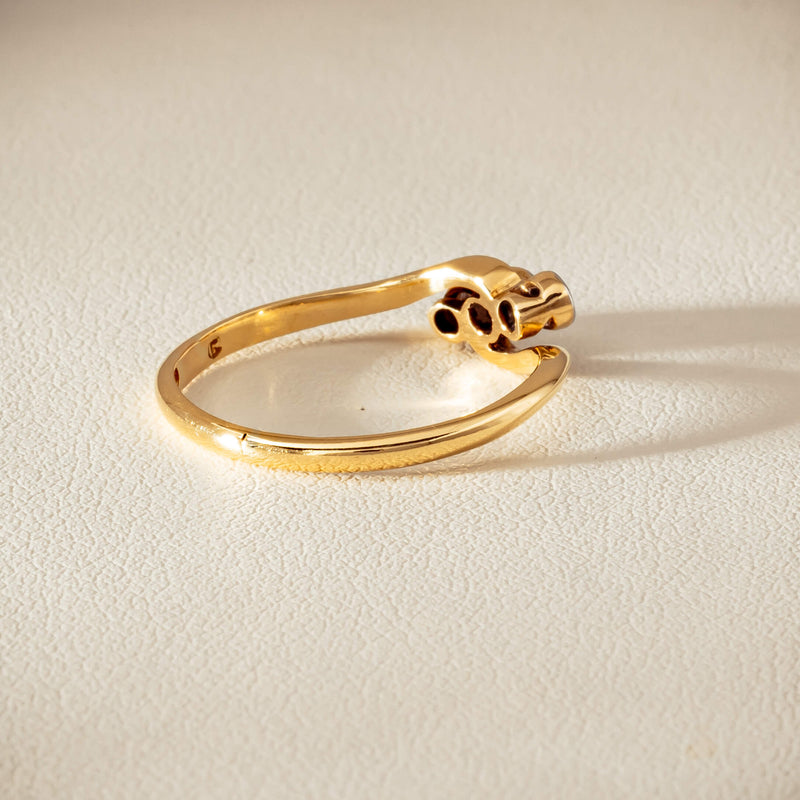 Vintage 18ct Yellow Gold .15ct Old-Cut Diamond Twist Ring