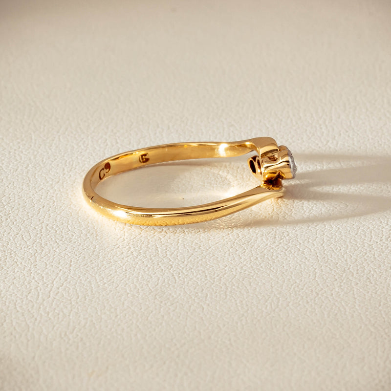 Vintage 18ct Yellow Gold .15ct Old-Cut Diamond Twist Ring
