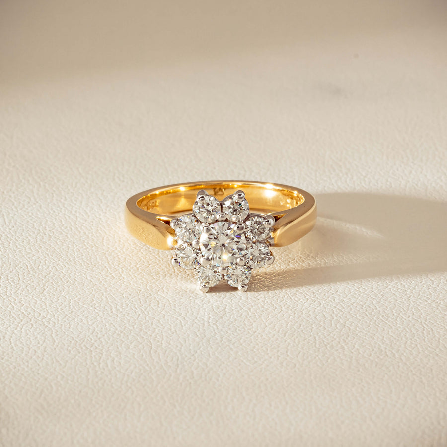 Deja Vu 18ct Yellow Gold 1.00ct Diamond Cluster Ring