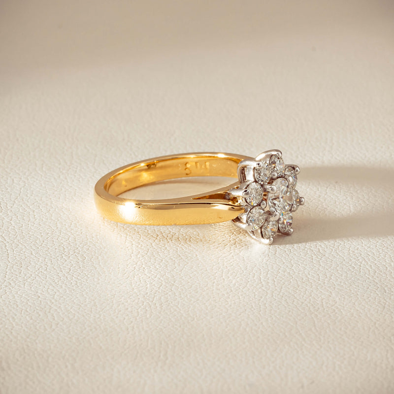 Deja Vu 18ct Yellow Gold 1.00ct Diamond Cluster Ring