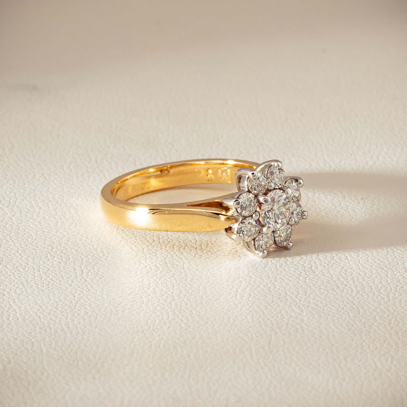Deja Vu 18ct Yellow Gold 1.00ct Diamond Cluster Ring