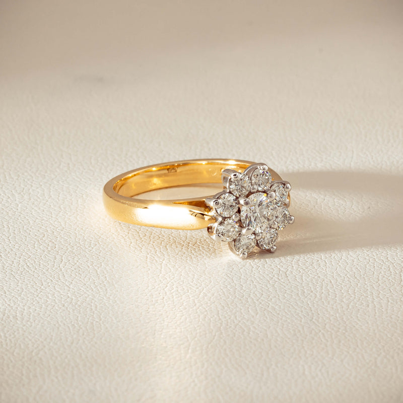 Deja Vu 18ct Yellow Gold 1.00ct Diamond Cluster Ring