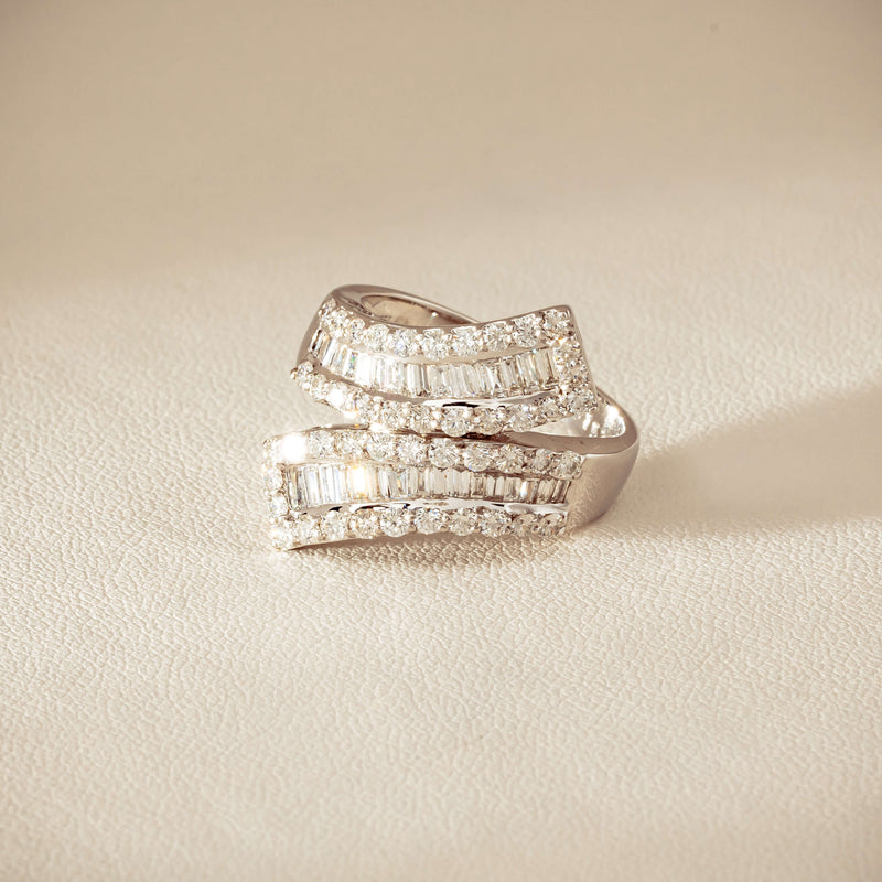 Deja Vu 18ct White Gold 1.80ct Diamond Crossover Ring