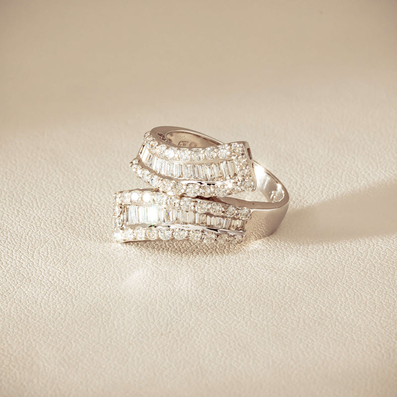 Deja Vu 18ct White Gold 1.80ct Diamond Crossover Ring