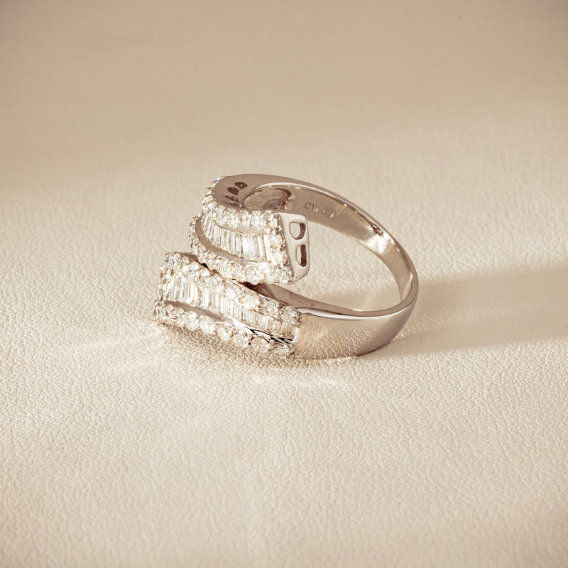 Deja Vu 18ct White Gold 1.80ct Diamond Crossover Ring