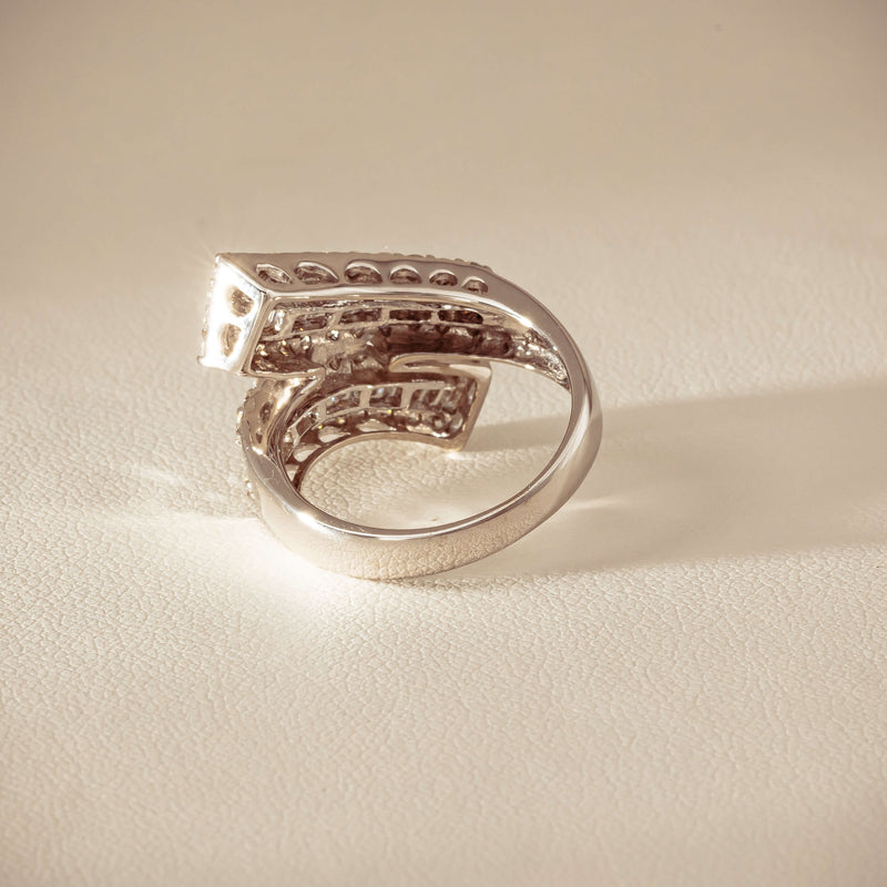 Deja Vu 18ct White Gold 1.80ct Diamond Crossover Ring