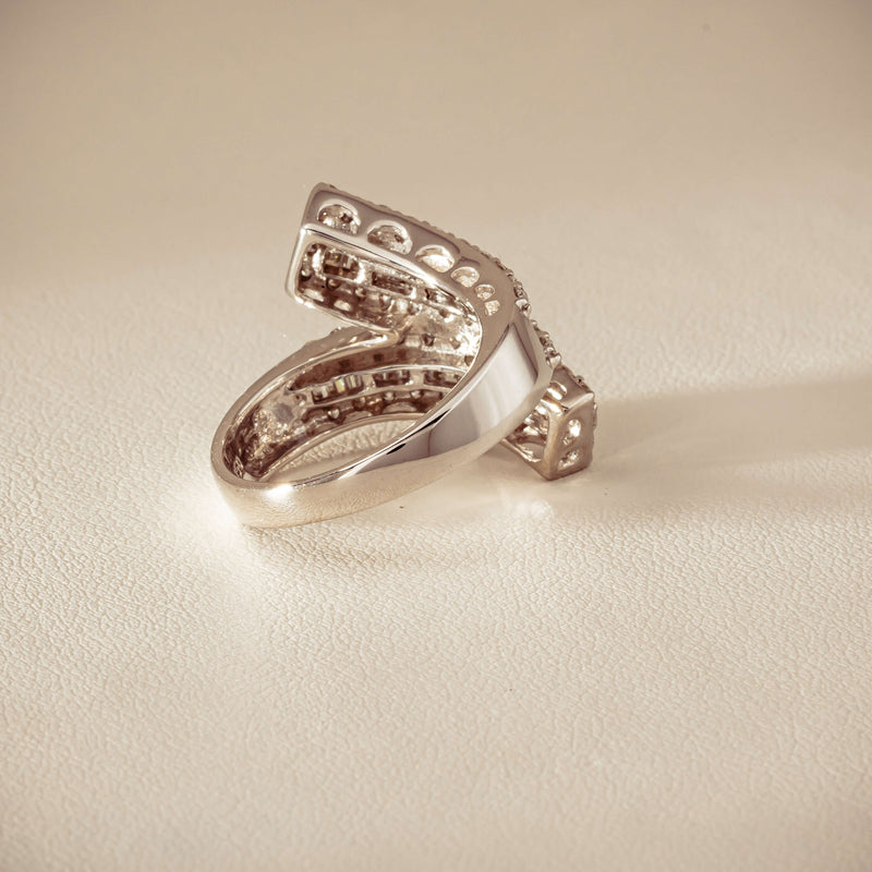 Deja Vu 18ct White Gold 1.80ct Diamond Crossover Ring