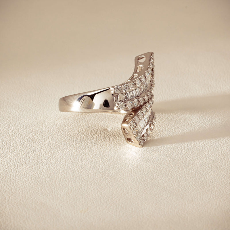 Deja Vu 18ct White Gold 1.80ct Diamond Crossover Ring