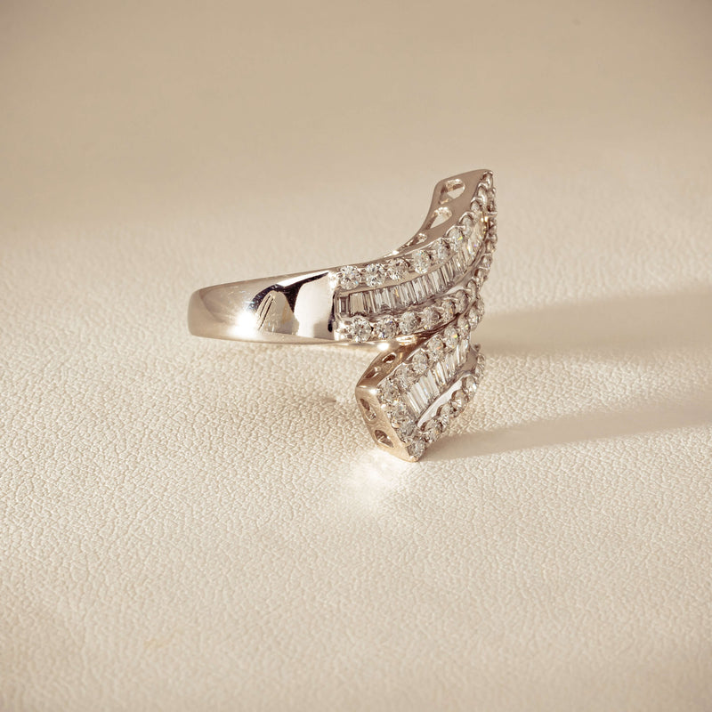 Deja Vu 18ct White Gold 1.80ct Diamond Crossover Ring