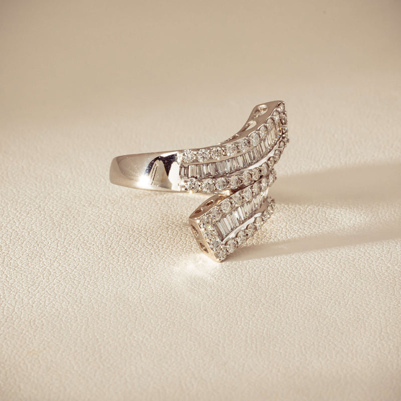 Deja Vu 18ct White Gold 1.80ct Diamond Crossover Ring