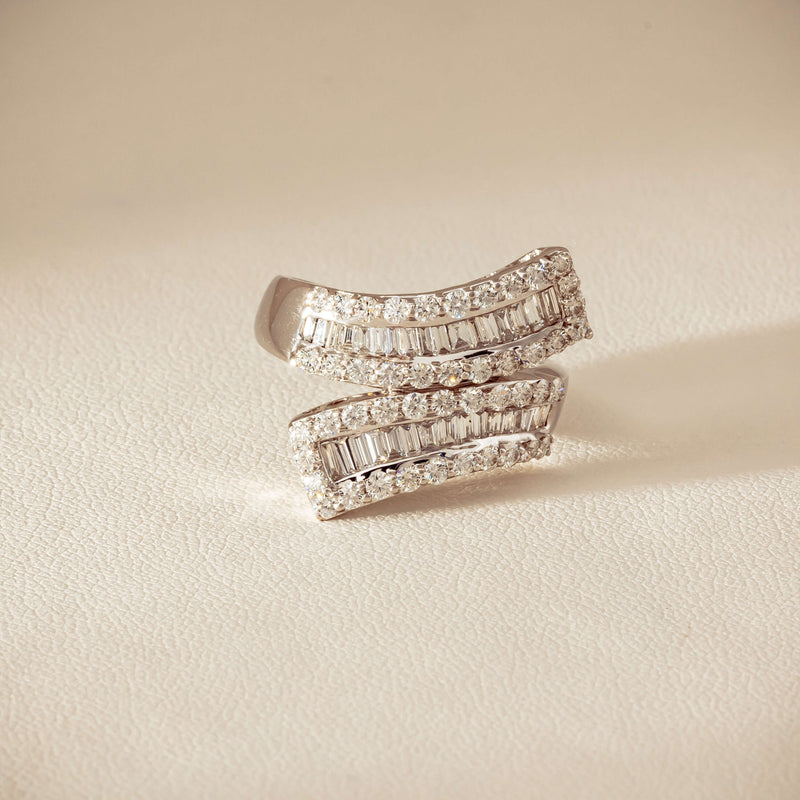 Deja Vu 18ct White Gold 1.80ct Diamond Crossover Ring