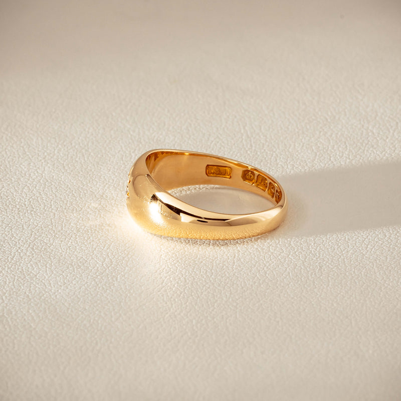 Vintage 18ct Yellow Gold .10ct Old-Cut Diamond Gypsy Ring