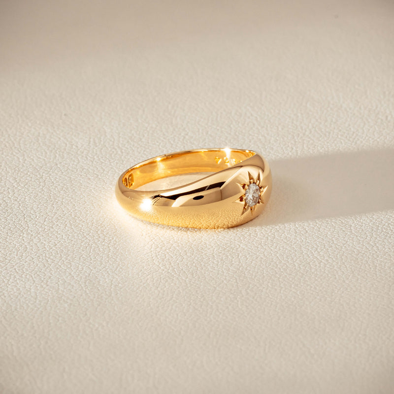 Vintage 18ct Yellow Gold .10ct Old-Cut Diamond Gypsy Ring