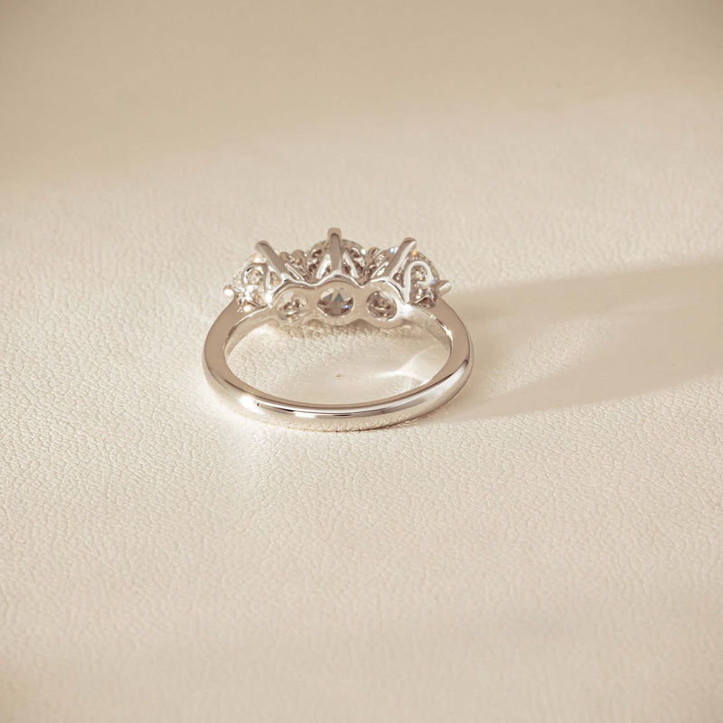 18ct White Gold 2.24ct Diamond Coronado Ring