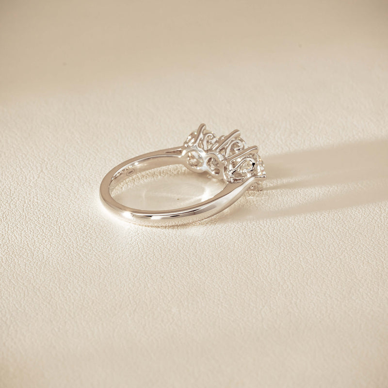 18ct White Gold 2.24ct Diamond Coronado Ring