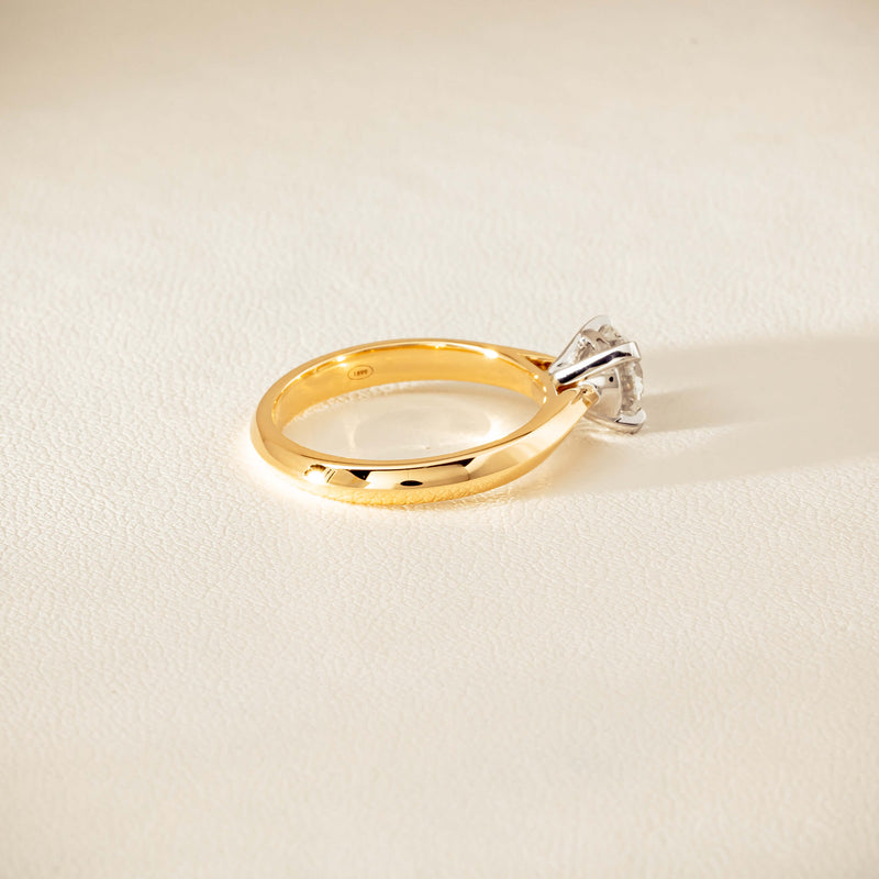 18ct Yellow Gold 1.01ct Diamond Venetian Ring - Ring - Walker & Hall