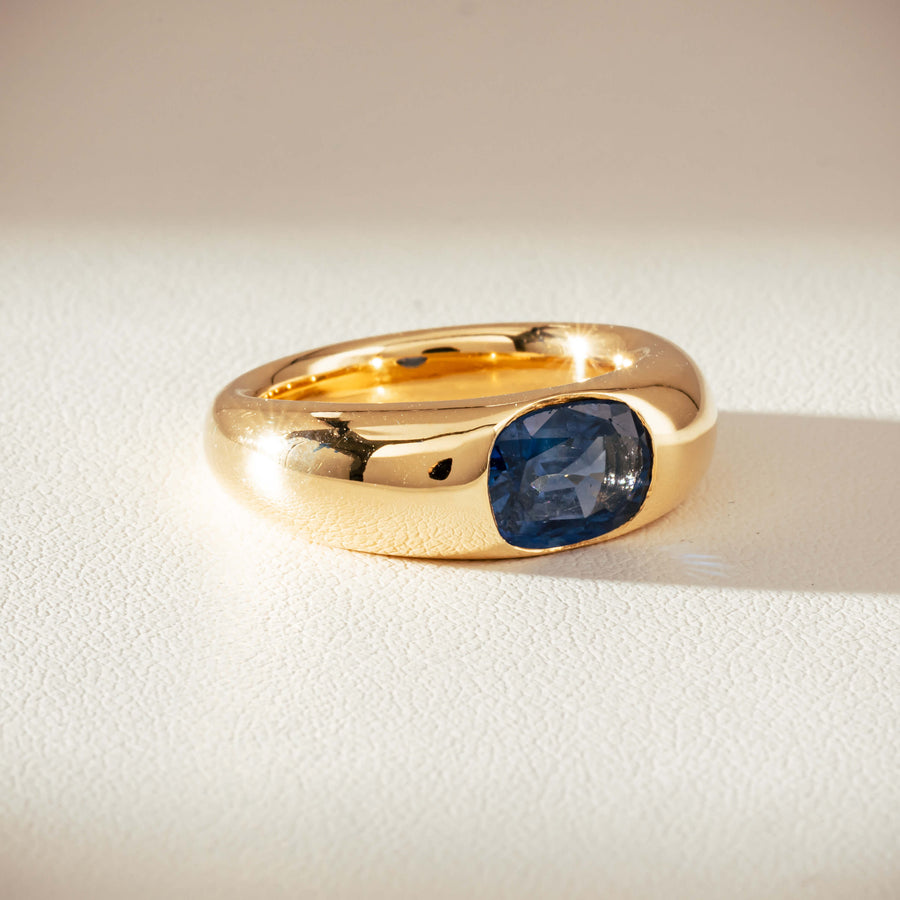 Vintage 18ct Yellow Gold 2.00ct Sapphire Ring-Ring-Walker & Hall