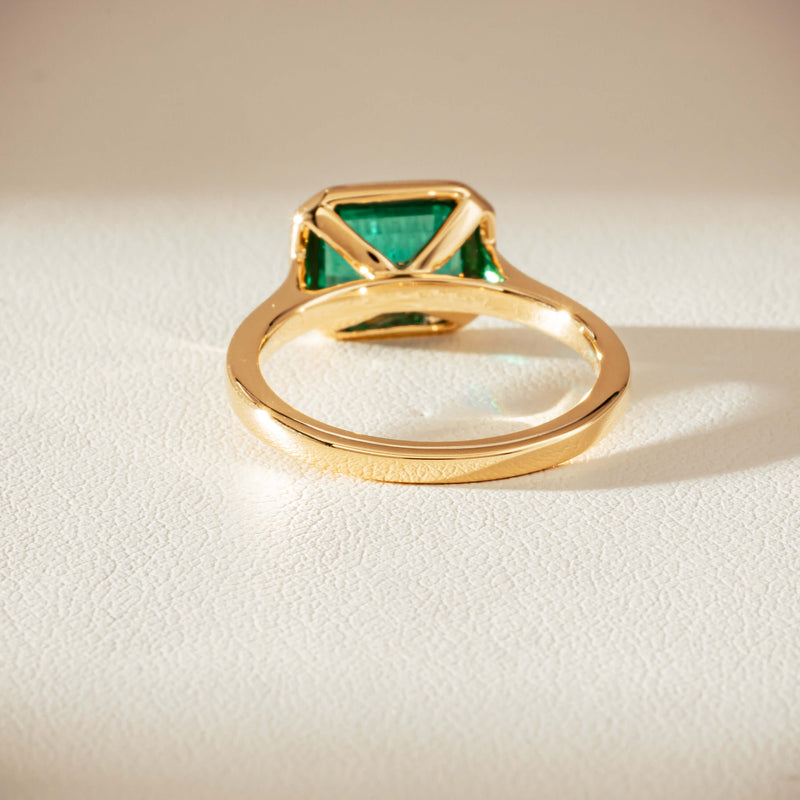 18ct Yellow Gold 1.89ct Emerald Windsor Ring-Ring-Walker & Hall