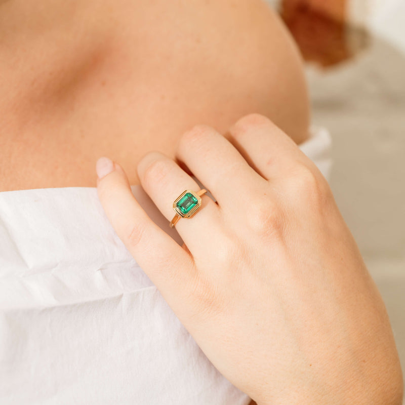 18ct Yellow Gold 1.89ct Emerald Windsor Ring-Ring-Walker & Hall