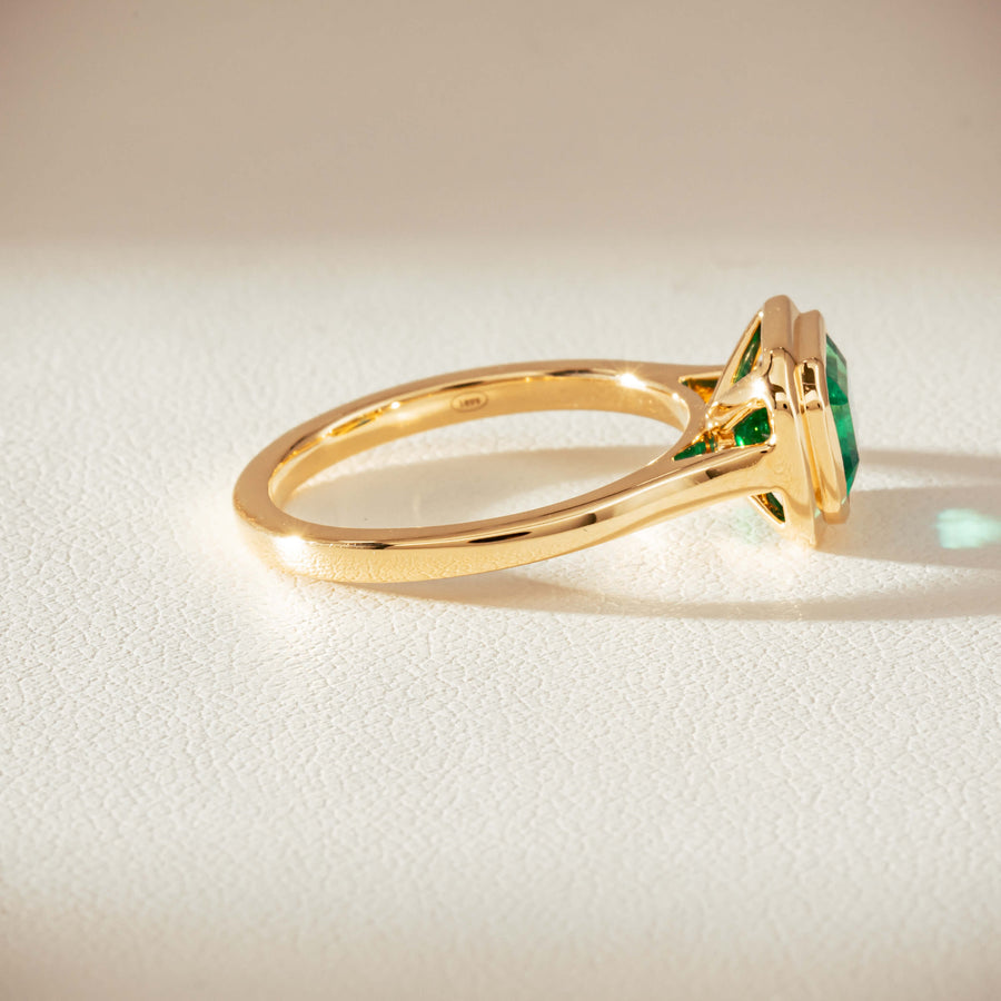 18ct Yellow Gold 1.89ct Emerald Windsor Ring-Ring-Walker & Hall