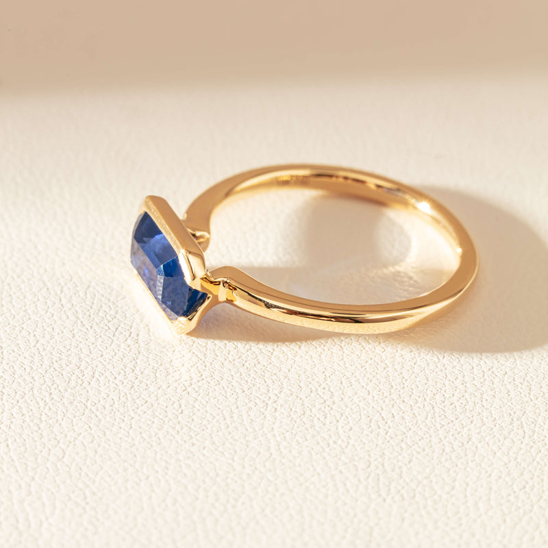 18ct Yellow Gold 2.11ct Sapphire Elle Ring-Ring-Walker & Hall