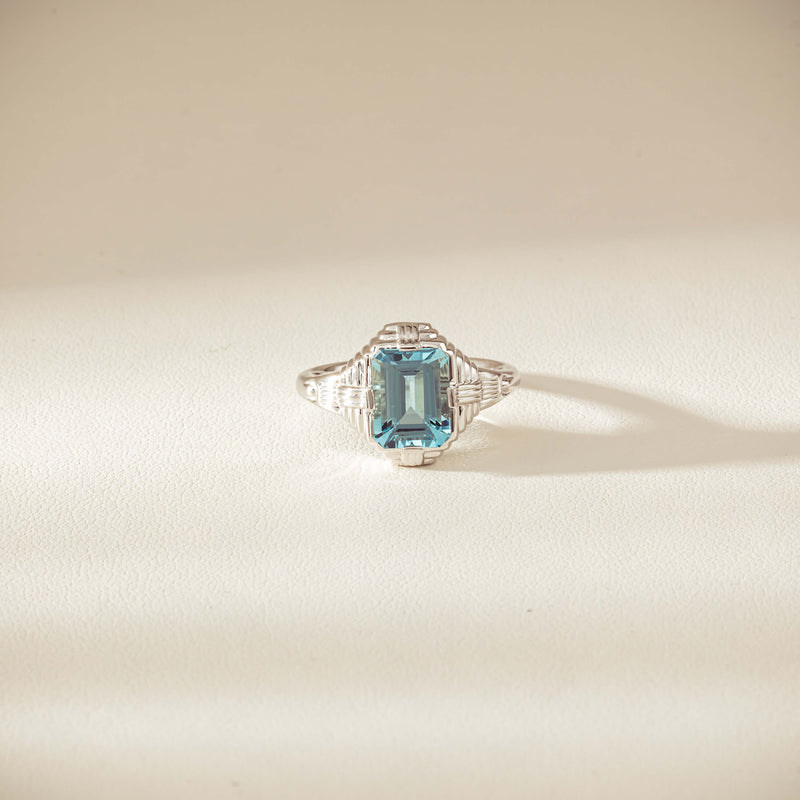 18ct White Gold 2.20ct Aquamarine Nile Ring - Ring - Walker & Hall