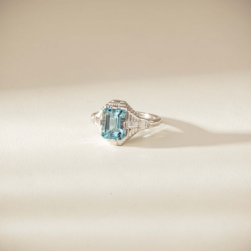 18ct White Gold 2.20ct Aquamarine Nile Ring - Ring - Walker & Hall
