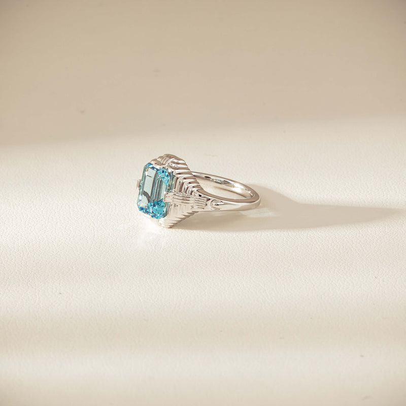18ct White Gold 2.20ct Aquamarine Nile Ring - Ring - Walker & Hall