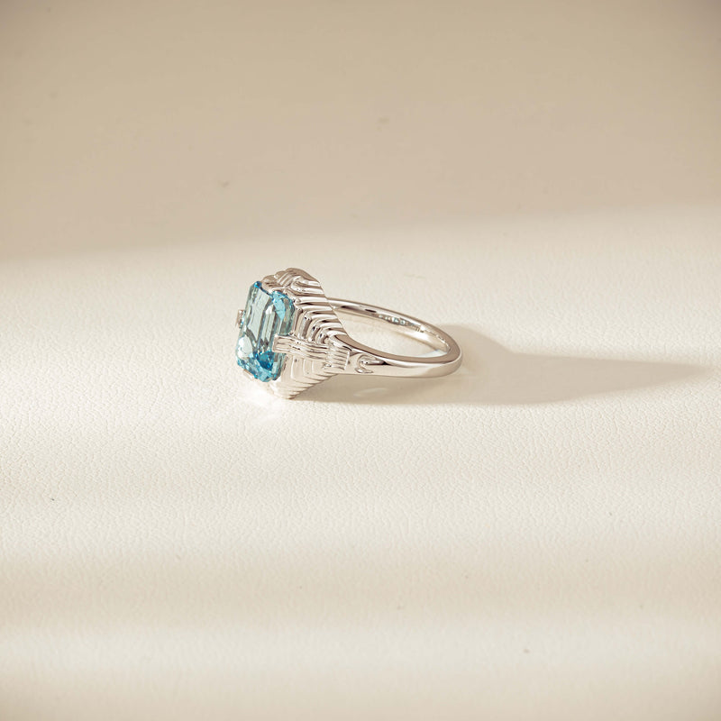 18ct White Gold 2.20ct Aquamarine Nile Ring - Ring - Walker & Hall
