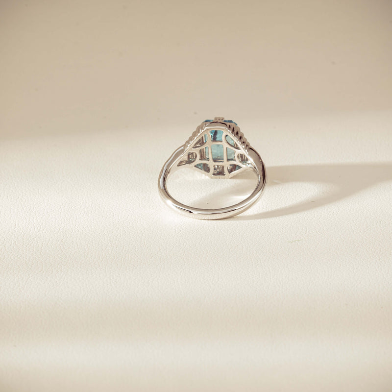 18ct White Gold 2.20ct Aquamarine Nile Ring - Ring - Walker & Hall