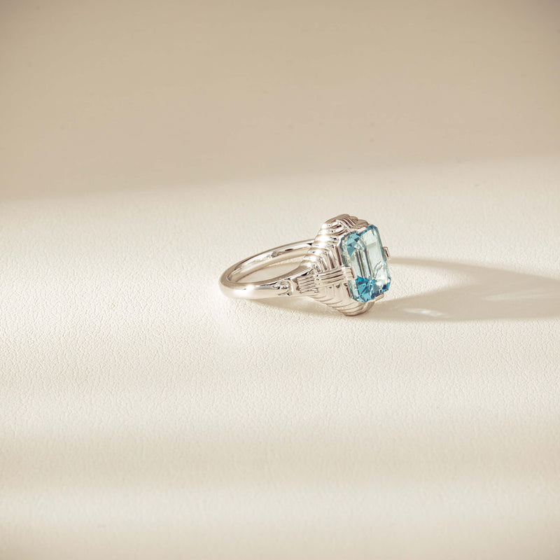 18ct White Gold 2.20ct Aquamarine Nile Ring - Ring - Walker & Hall