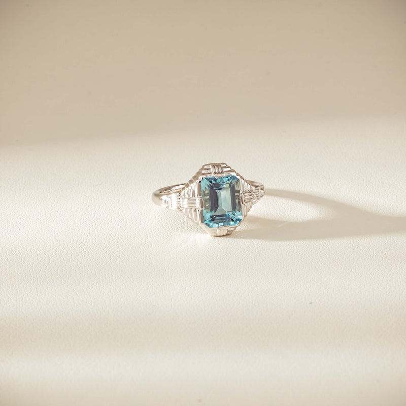 18ct White Gold 2.20ct Aquamarine Nile Ring - Ring - Walker & Hall