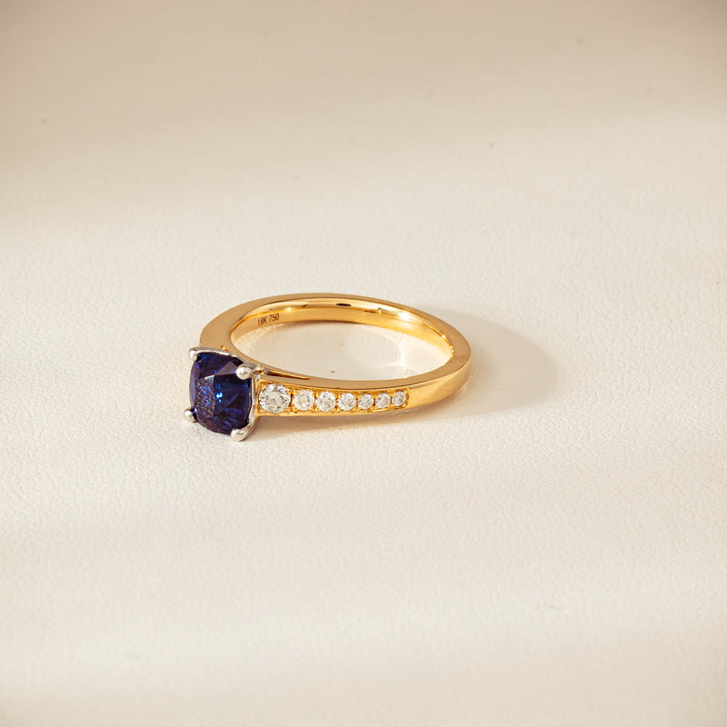 18ct Yellow Gold 1.55ct Sapphire & Diamond Vantage Ring - Ring - Walker & Hall