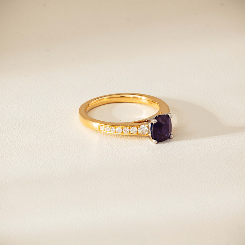 18ct Yellow Gold 1.55ct Sapphire & Diamond Vantage Ring - Ring - Walker & Hall
