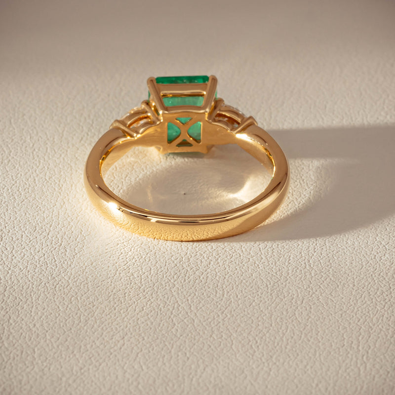 18ct Yellow Gold 1.83ct Emerald & Diamond Ayla Ring - Ring - Walker & Hall