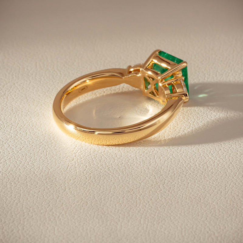 18ct Yellow Gold 1.83ct Emerald & Diamond Ayla Ring - Ring - Walker & Hall