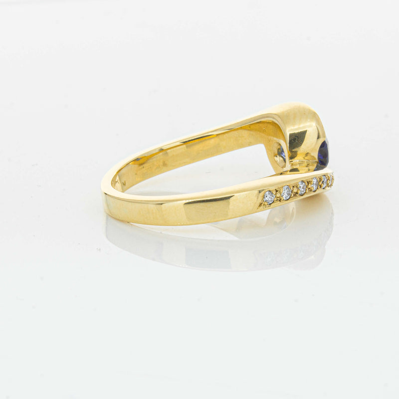 Deja Vu 18ct Yellow Gold 1.28ct Sapphire & Diamond Ring - Ring - Walker & Hall