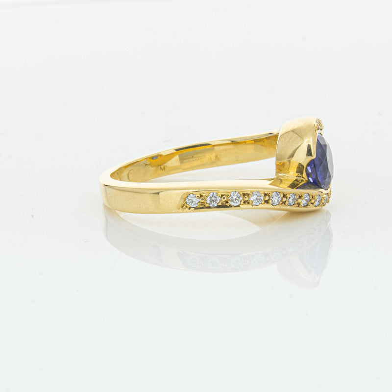 Deja Vu 18ct Yellow Gold 1.28ct Sapphire & Diamond Ring - Ring - Walker & Hall