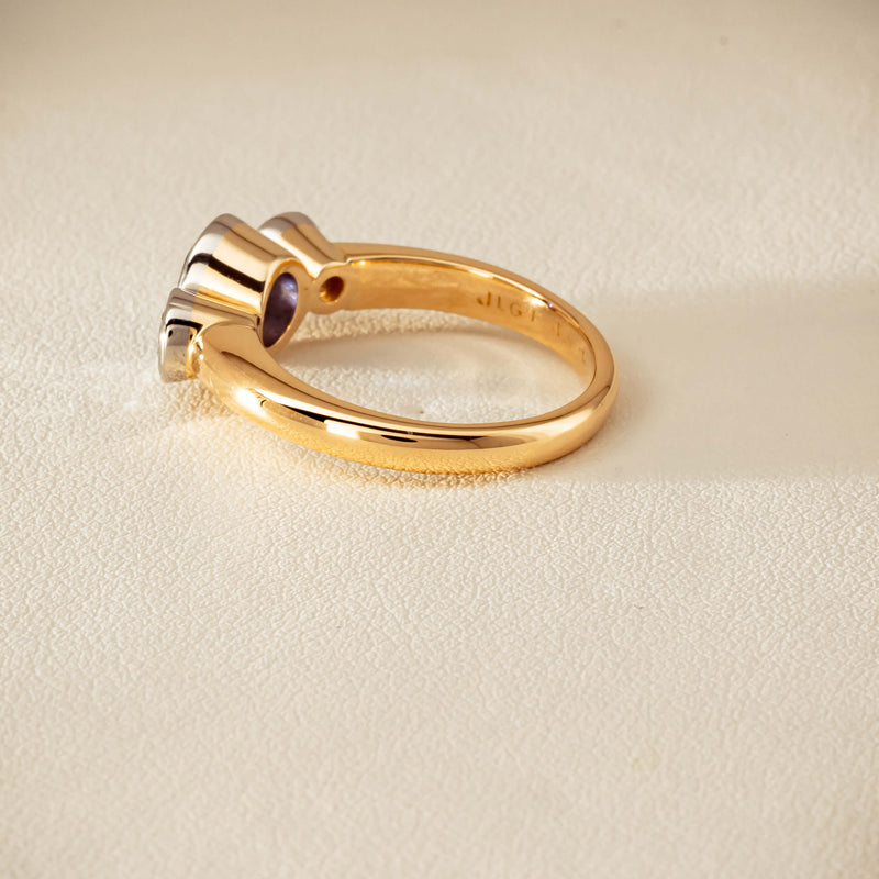 Deja Vu 18ct Yellow Gold 1.00ct Sapphire & Diamond Ring
