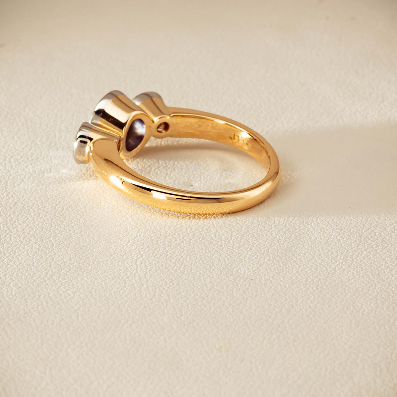 Deja Vu 18ct Yellow Gold 1.00ct Sapphire & Diamond Ring