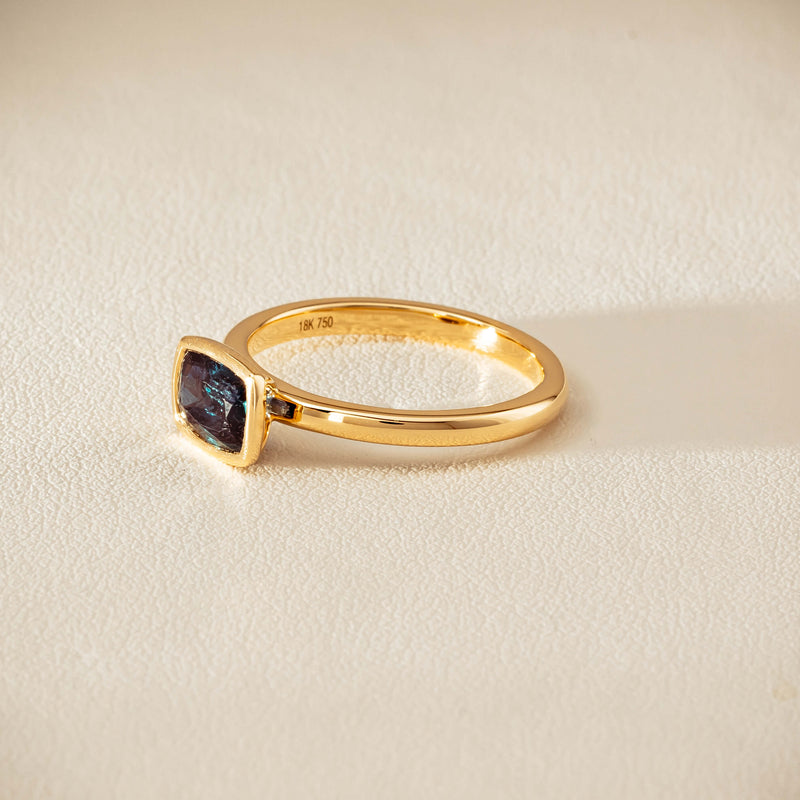 18ct Yellow Gold 1.23ct Teal Sapphire Rubover Set Ring - Ring - Walker & Hall