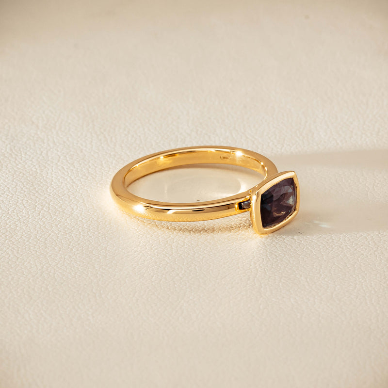 18ct Yellow Gold 1.23ct Teal Sapphire Rubover Set Ring - Ring - Walker & Hall